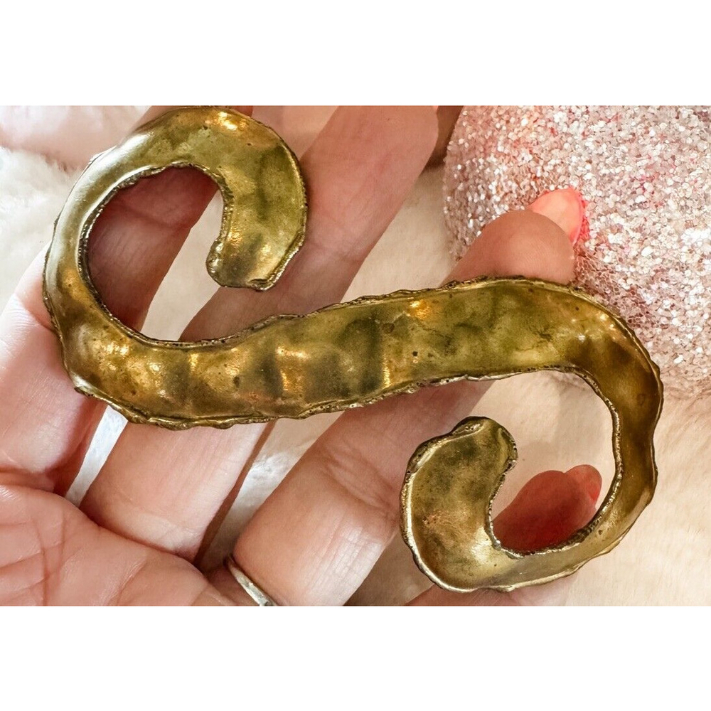 Scarf Clip Buckle 1980's VTG Throwback Brassy Gold Curved - Picture 5 of 5